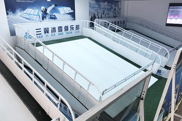 泰山模拟滑雪跳台 (1)